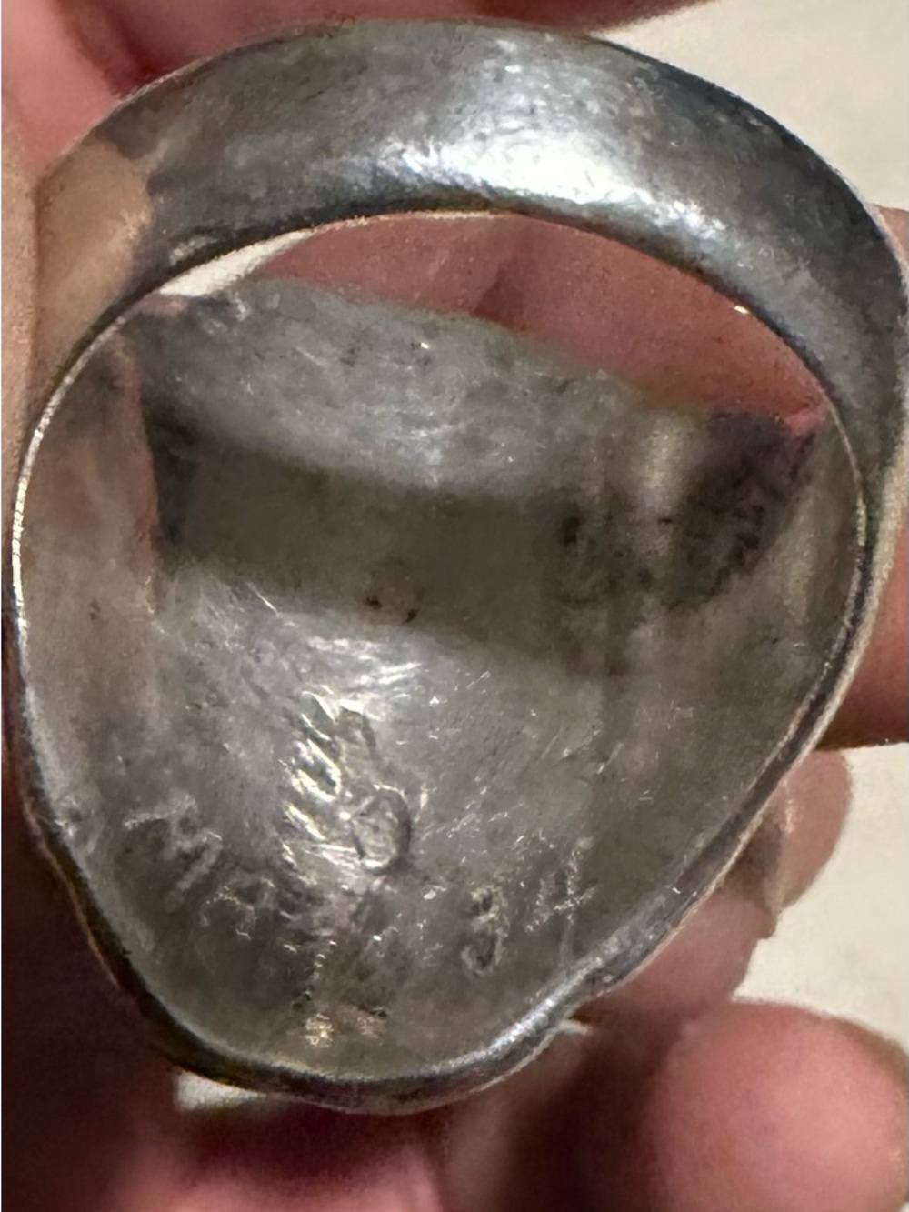 Vintage Native American Men's Sterling Silver & Coral Heavy-Solid Ring size 10.5 - Picture 6 of 7